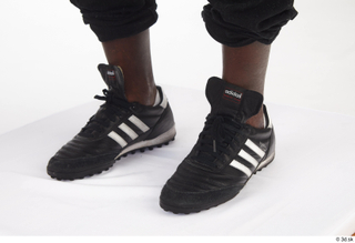 Kato Abimbo black sneakers foot sports 0002.jpg